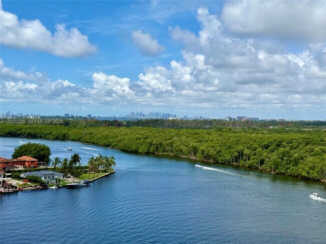 Building Photo - 400 Sunny Isles Blvd