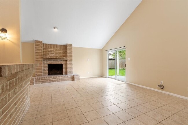 Building Photo - 25710 Pepper Ridge Ln