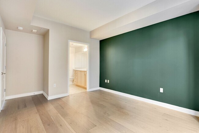 Building Photo - Professionally Managed and Updated// 2 Bedroom 2 bathroom Condo// Logan Circle! // Garage Parking...