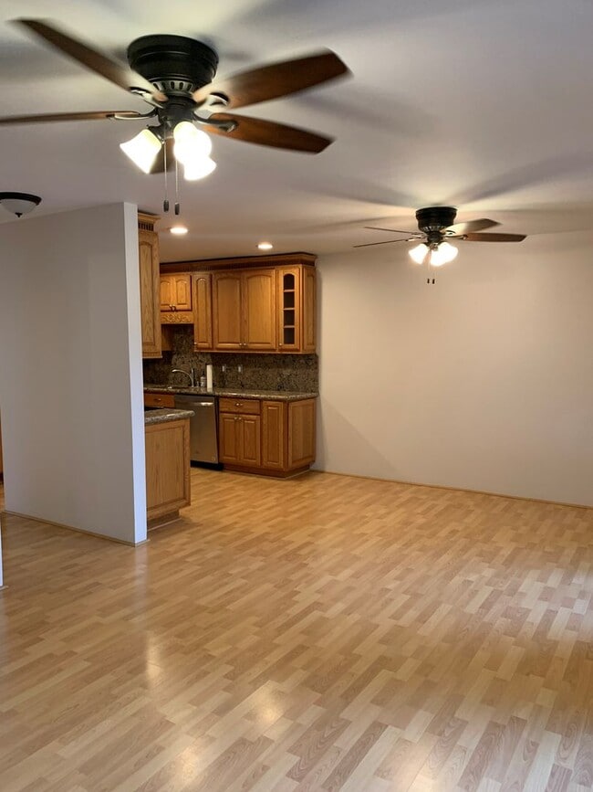 Building Photo - Maui Gardens ground floor 2 bedroom 1.5 ba...