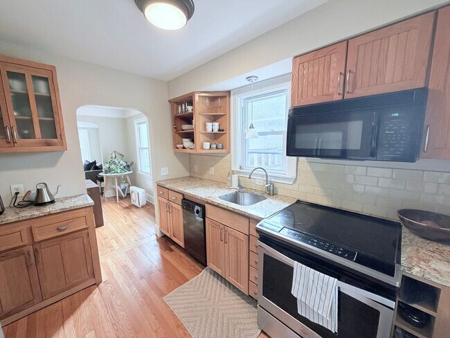 Building Photo - 5638 Wentworth Ave