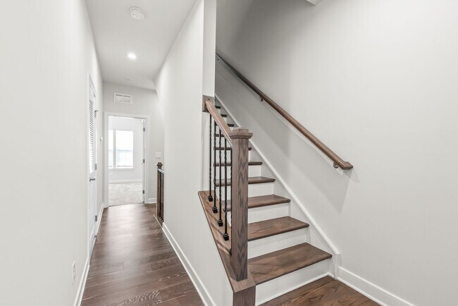 Building Photo - (Coming Soon) 3 Bedroom Townhome minutes from South End!