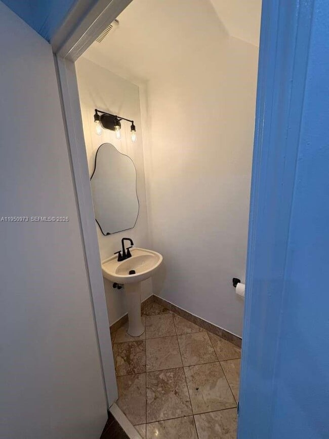 Building Photo - 5305 SW 126th Terrace