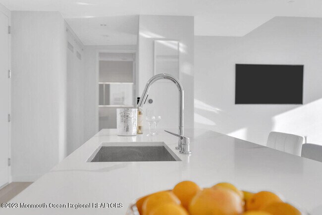 Building Photo - 1101 Ocean Ave N