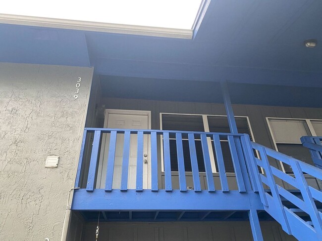 Building Photo - 2 Bedroom 1 Bath upstairs unit in Orlando ...