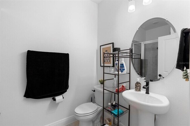 Building Photo - 4911 Shady Pnes Dr