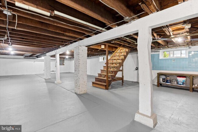 Building Photo - 28 Grove Ave