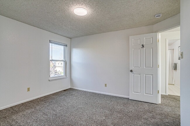 Building Photo - Private Room with a shared bath for Rent in Westminster!!!