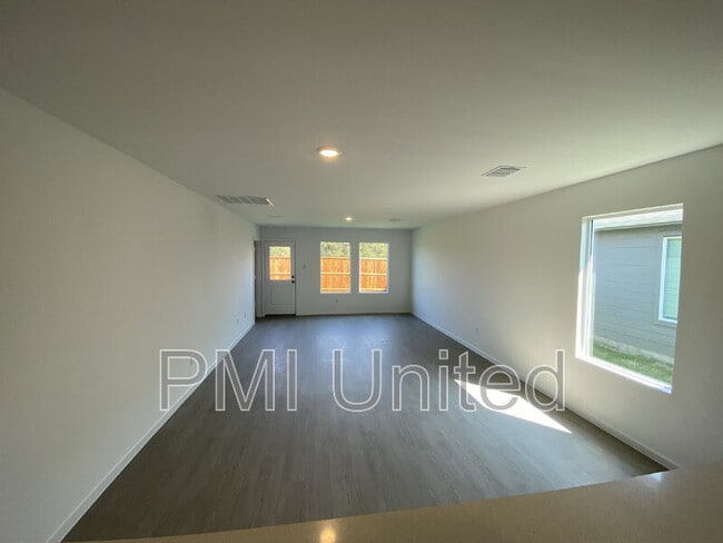 Building Photo - 3012 Burmese St