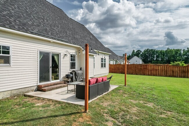 Building Photo - 425 Sea Buoy Ln