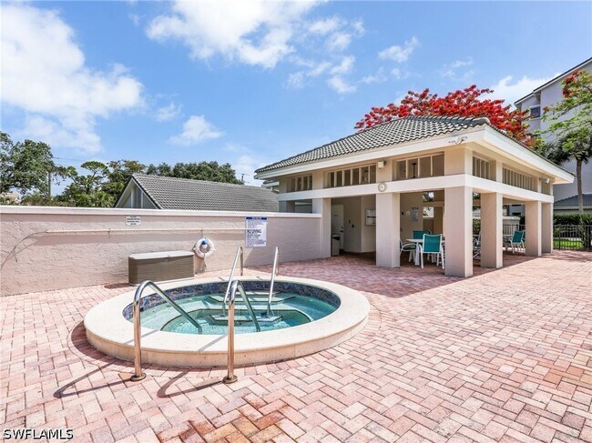 Building Photo - 201 Arbor Lake Dr