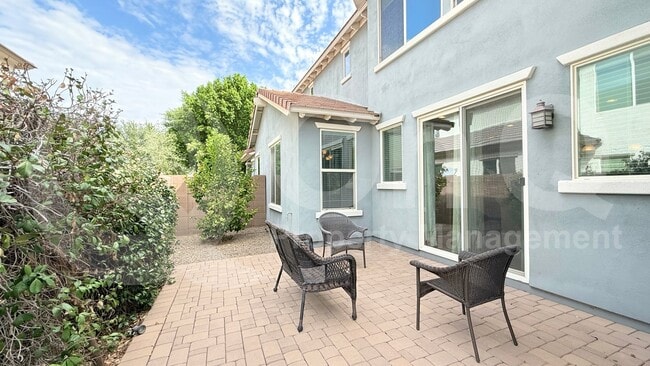 Building Photo - 3945 E Mesquite St