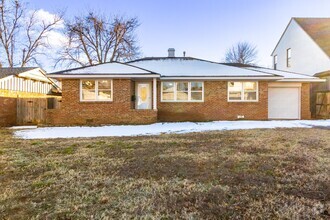 Building Photo - Beautiful Home Near Nichols Hills FOR RENT