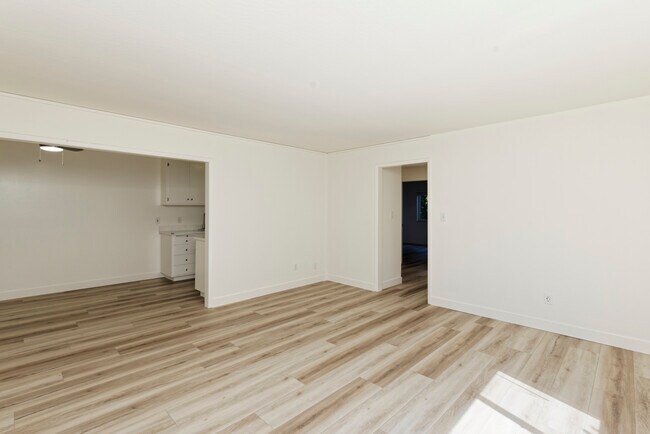 Building Photo - 184 Callan Ave