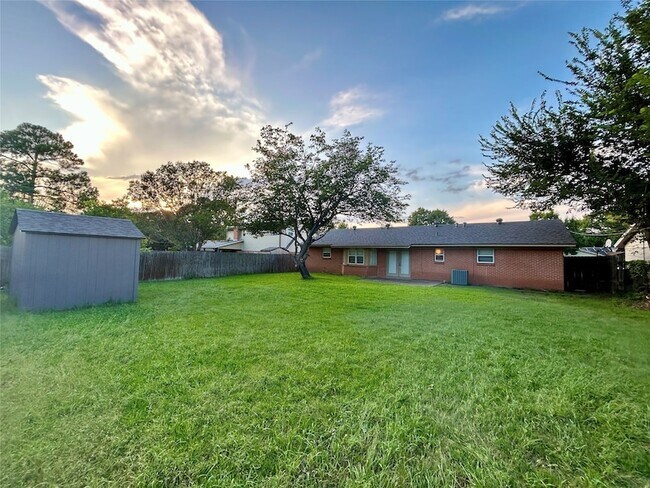 Building Photo - 1408 Kiowa Dr