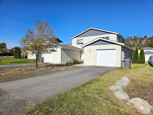 Building Photo - 5115 E Buckeye Ave