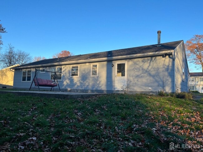 Building Photo - 66 Netherwood Cir