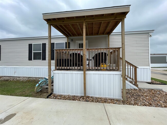 Building Photo - 20410 Telge Rd