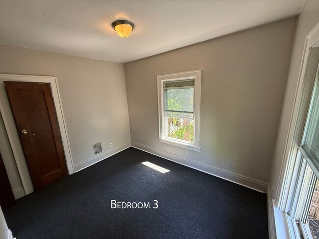Building Photo - 27 Carthage Dr