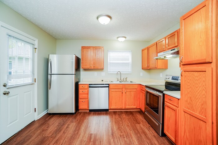 Building Photo - 3948 Rosette Dr