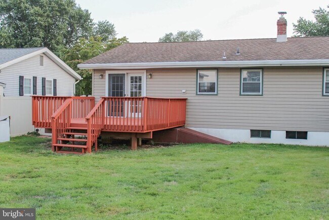 Building Photo - 2122 Elder Dr