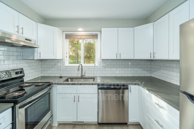 Building Photo - 223 N Liberty St