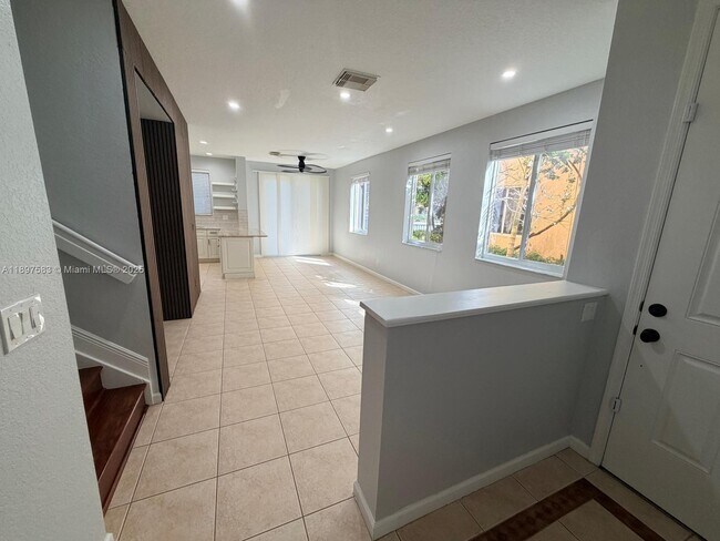 Building Photo - 1737 Carvelle Dr