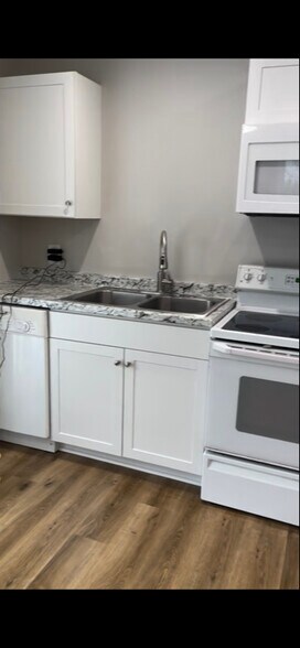 Building Photo - 5540 Bentley Lake Rd