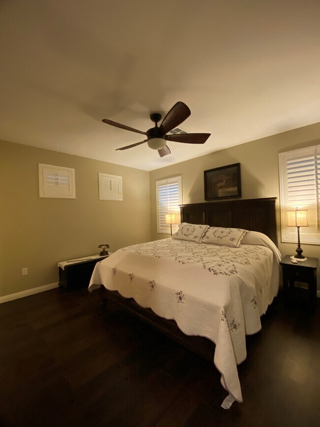 Building Photo - 826 Hemlock Ave