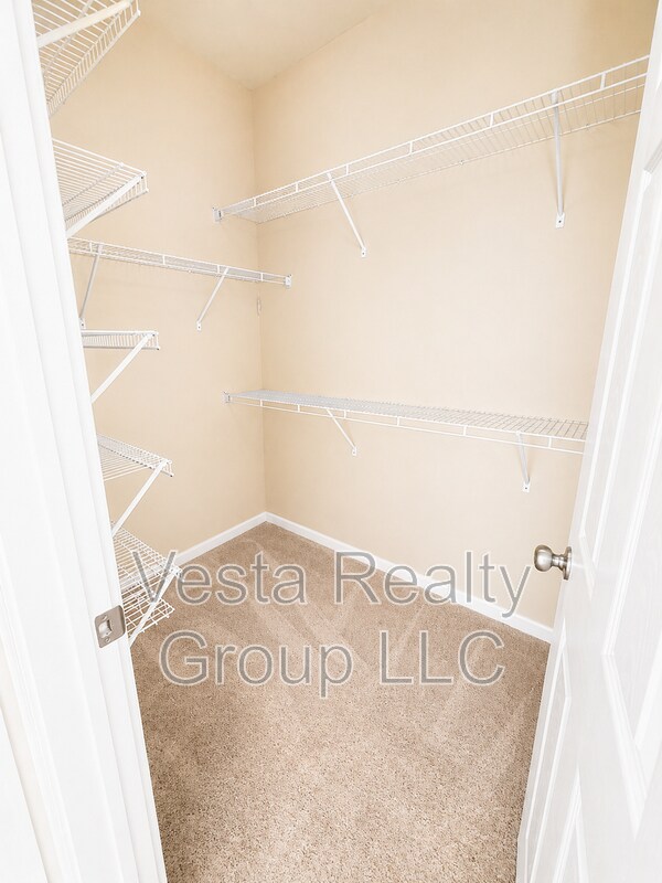 Building Photo - 1055 City Park Dr