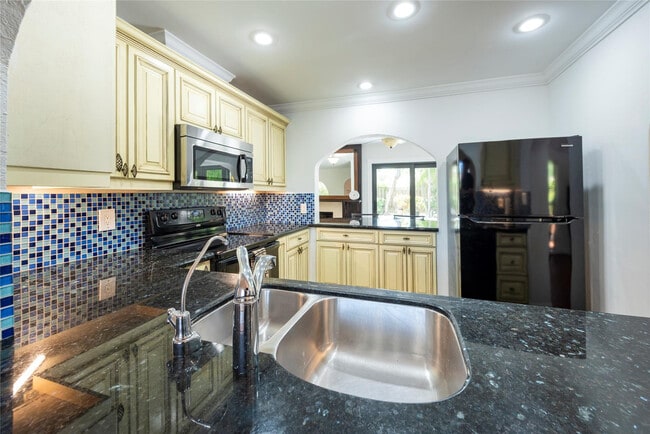 Building Photo - 3412 Leigh Rd