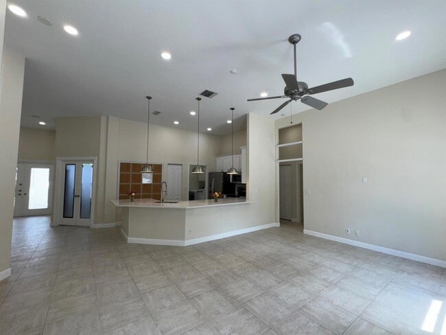 Building Photo - 969 Meadow Ave