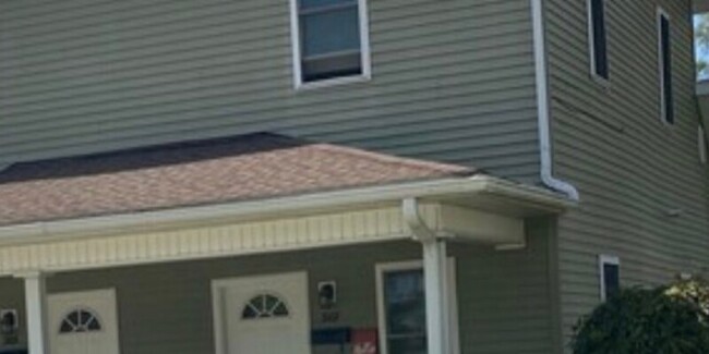 Primary Photo - 207 N Pine
