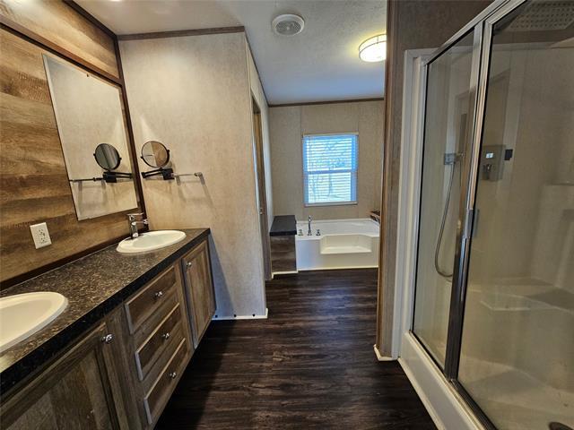 Building Photo - 3434 Laguna Dr