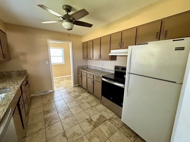 Building Photo - Italian Estates Property Management