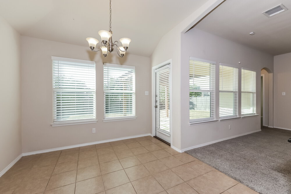 Building Photo - 409 Roundrock Ln