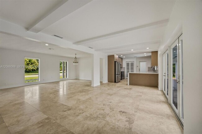 Building Photo - 13240 SW 70th Ave