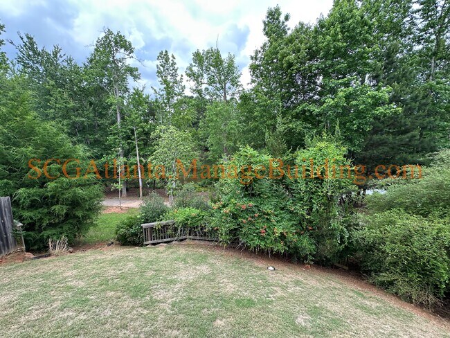 Building Photo - 110 Newnan Lakes Dr