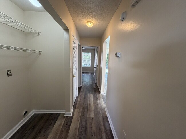 Building Photo - Condo for Rent