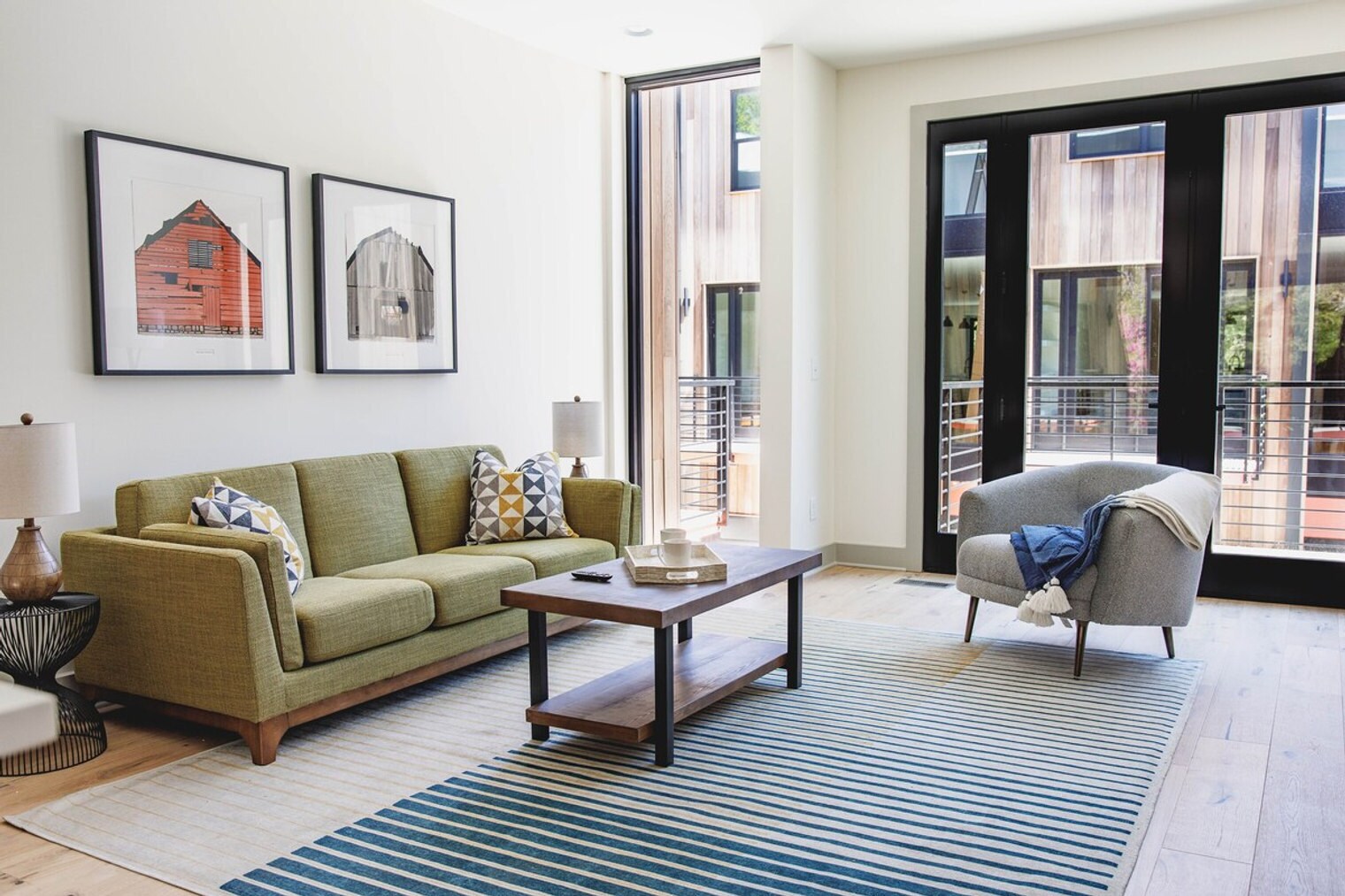 Building Photo - 317 NE Burwood Mews