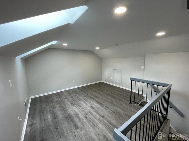 Building Photo - 42 Ashford Dr