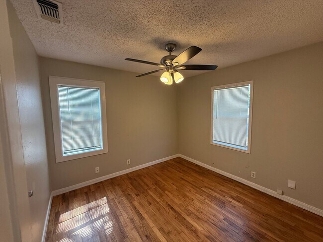 Building Photo - 2613 40th St