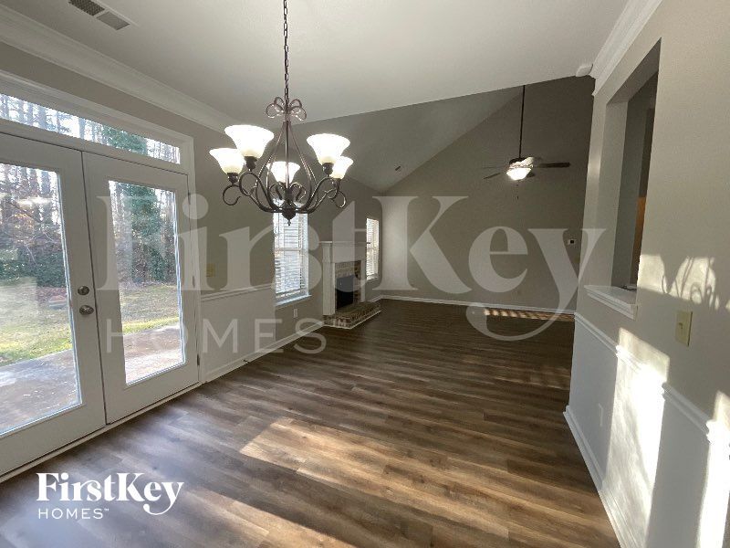 Building Photo - 2432 Wingfield Dr SW