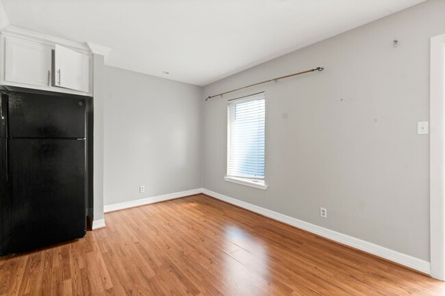 Building Photo - 2824 Briarhurst Dr