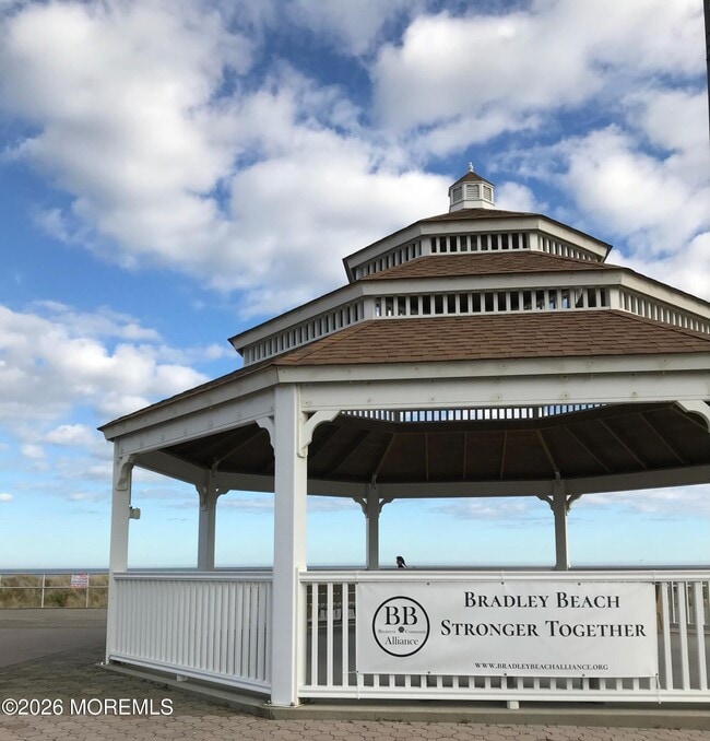 Building Photo - 404 Monmouth Ave