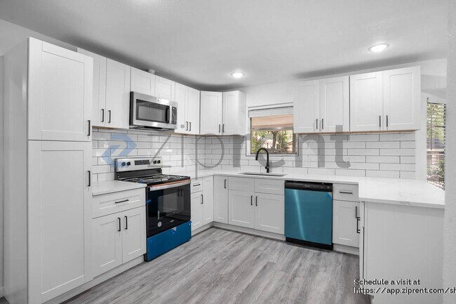 Building Photo - 6829 Shadydale Dr