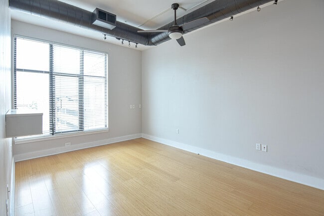 Building Photo - 535 S Upper St