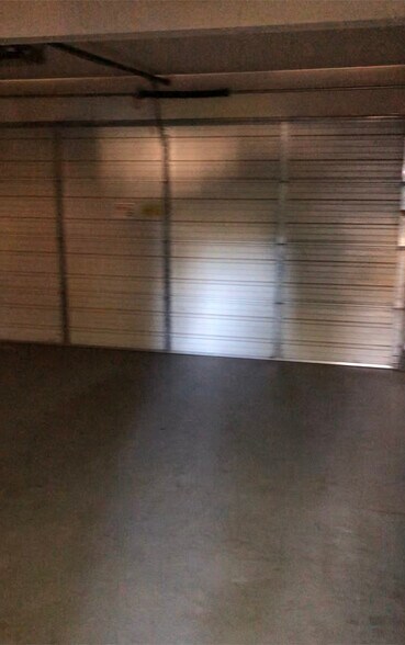 Garage - 4732 E Alamos Ave