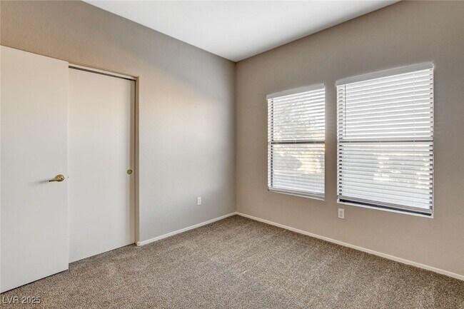 Building Photo - 8250 N Grand Canyon Dr