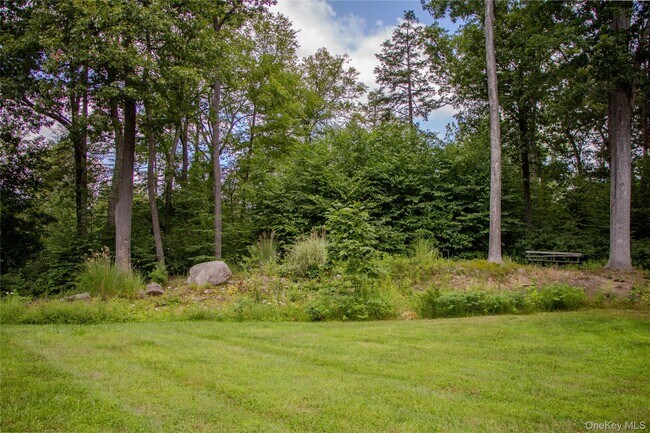 Building Photo - 14 Ledge Rock Ct